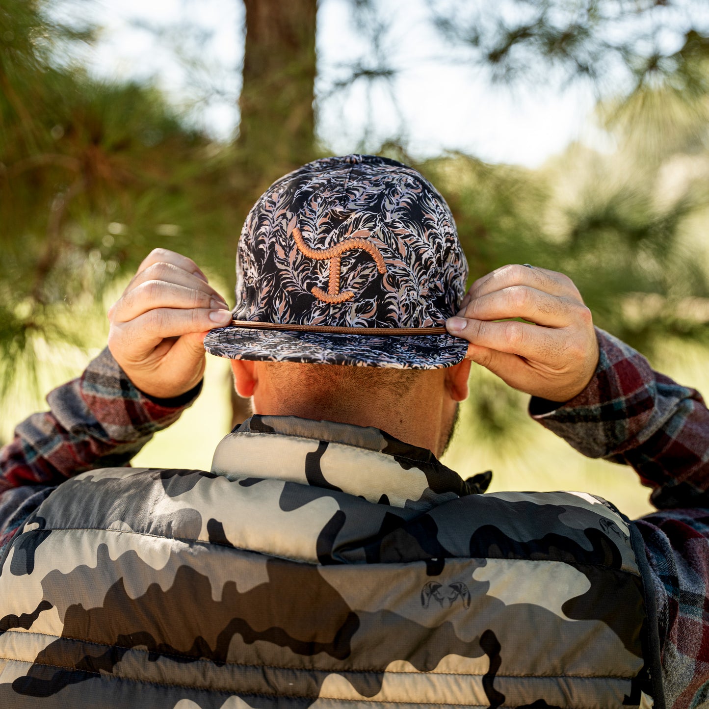 Black Feather with Brown Brand Cap